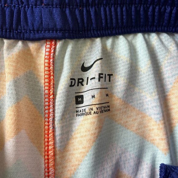 Men’s Nike Multi-Color Graphic Shorts - Picture 2 of 3